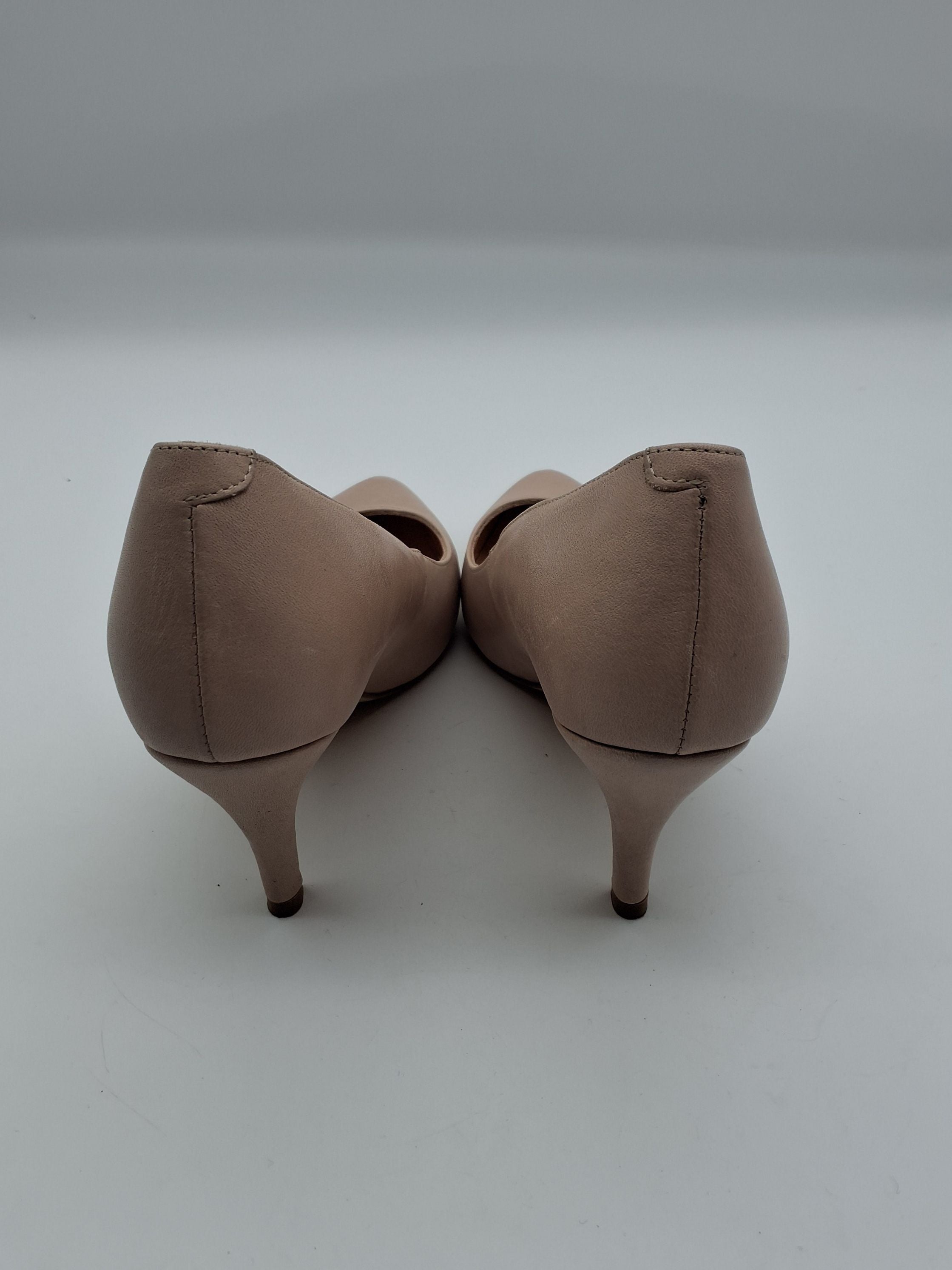 Kiomi Pumps